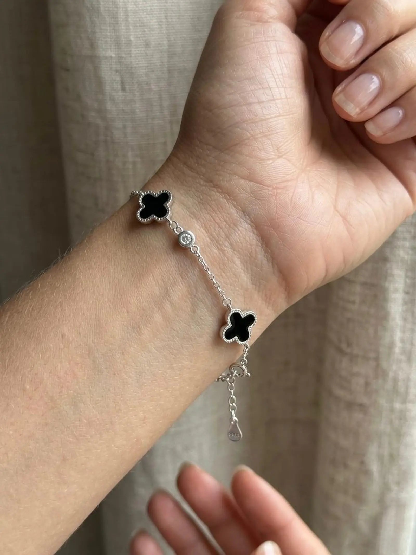Pulsera Tréboles Negros con Cristal - vista 1