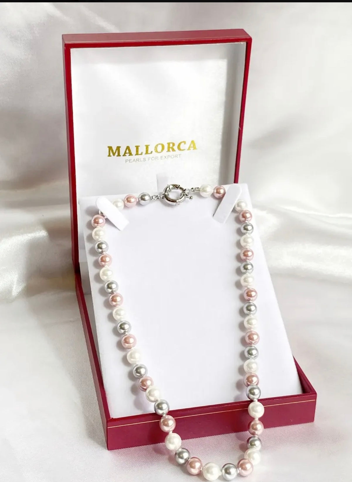 Collar de Perlas Mallorca Multicolor en estuche rojo